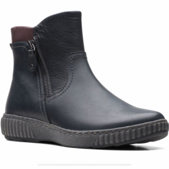 Clark’s Black Leather Magnolia Haley Ankle Boots - Picture 1 of 7